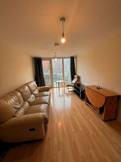 2 Bedroom Apartment To Rent In Royal Quay, Liverpool, L3