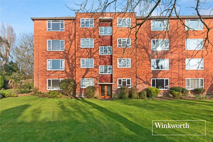 2 Bedroom Flat For Sale In Beechwood Close, Western Road, East Finchley, London, N2
