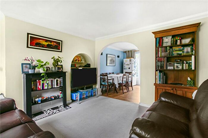 3 Bedroom End Of Terrace House For Sale In Howlands, Welwyn Garden City, Hertfordshire, AL7