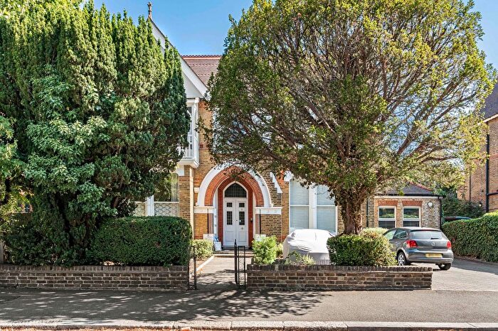 2 Bedroom Flat For Sale In North Common Road, London, W5
