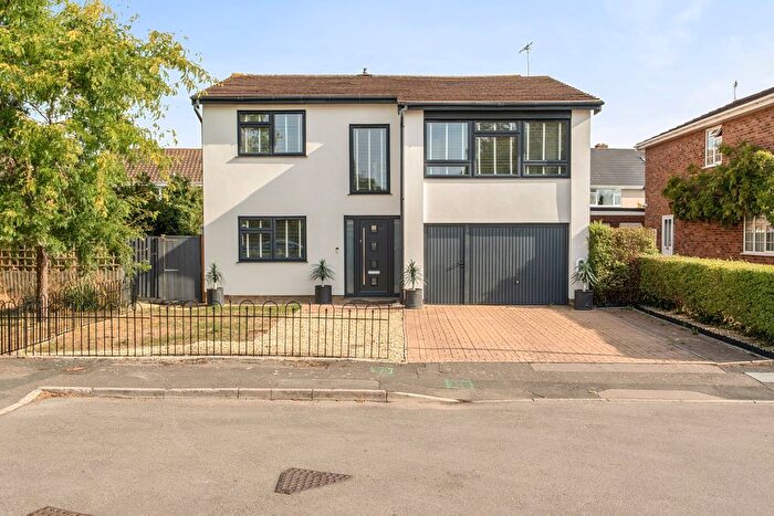 4 Bedroom Detached House For Sale In Dovetrees, Covingham, Swindon, SN3