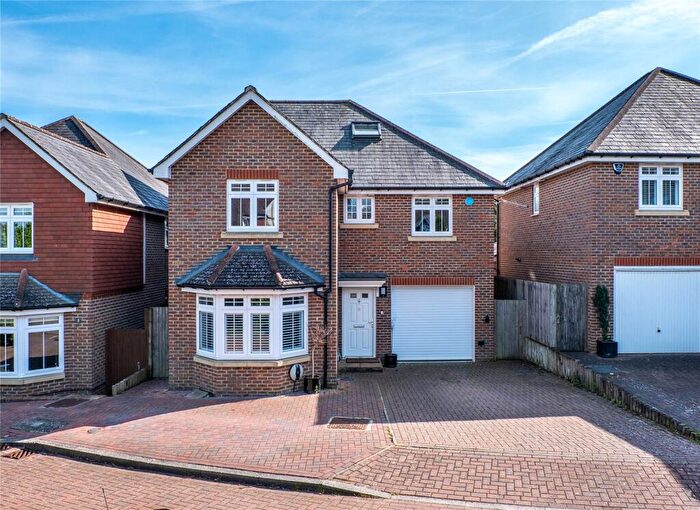 5 Bedroom Detached House For Sale In Toppesfield Park, Maidstone, Kent, ME14