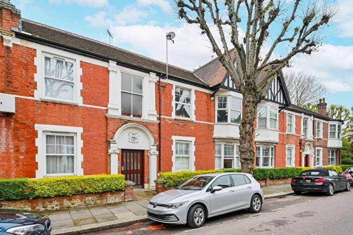 4 Bedroom Flat To Rent In Northcote Avenue, Ealing Broadway, London, W5