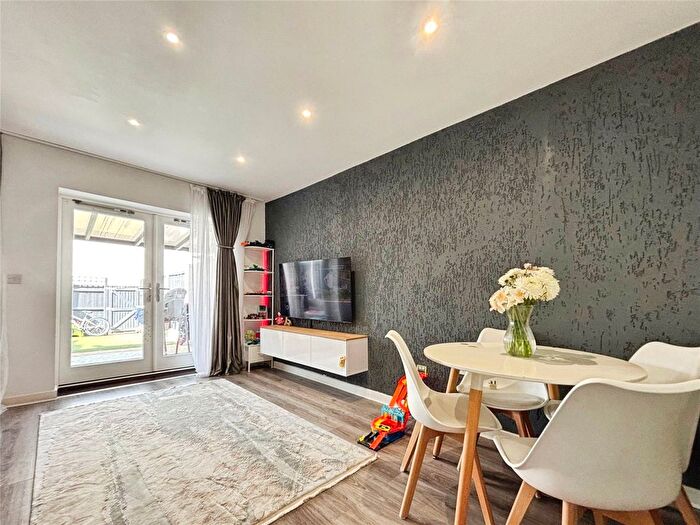 2 Bedroom Terraced House For Sale In Spey Road, Tilehurst, Reading, RG30