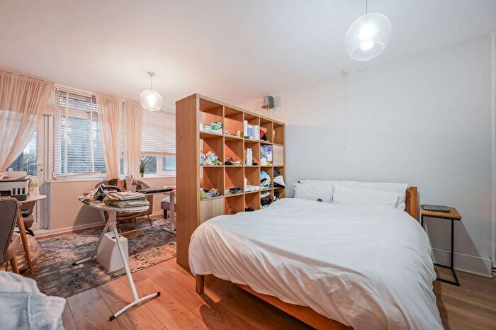 Studio To Rent In Bow Road, Bow, London, E3