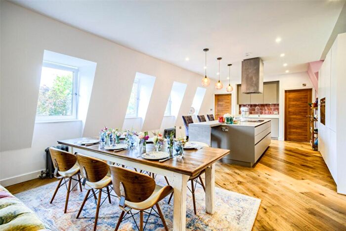 2 Bedroom Penthouse For Sale In - St. Pauls Square, Jewellery Quarter, Birmingham, West Midlands, B3