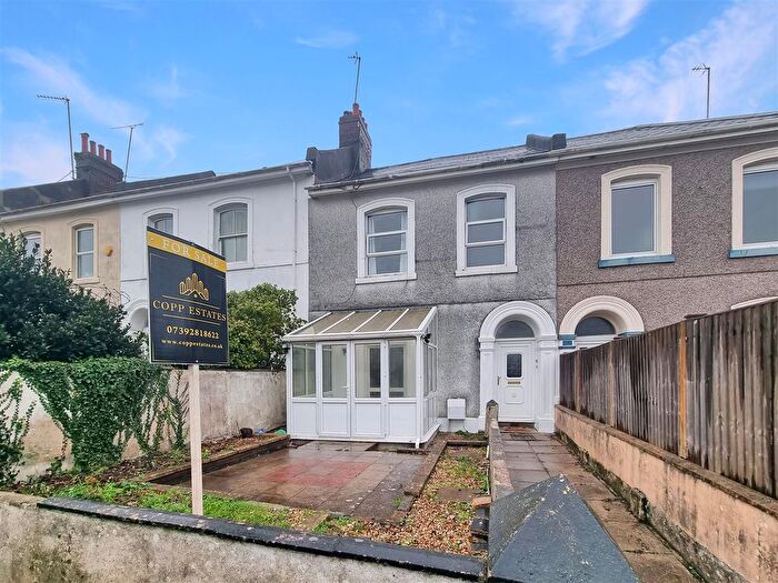 3 Bedroom Terraced House For Sale In Wadham Terrace, Plymouth, PL2