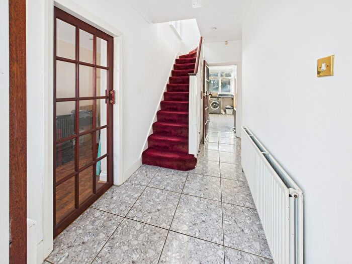 4 Bedroom Semi-Detached House To Rent In Weighton Road, Harrow, HA3