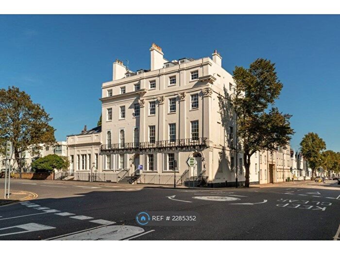 3 Bedroom Semi-Detached House To Rent In Clarendon Avenue, Leamington Spa, CV32