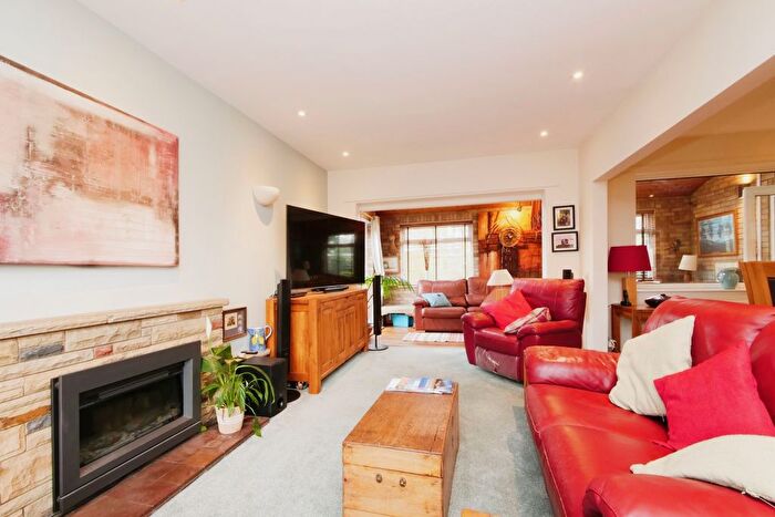 4 Bedroom Detached House For Sale In Lorraine Avenue, Elvington, York, YO41
