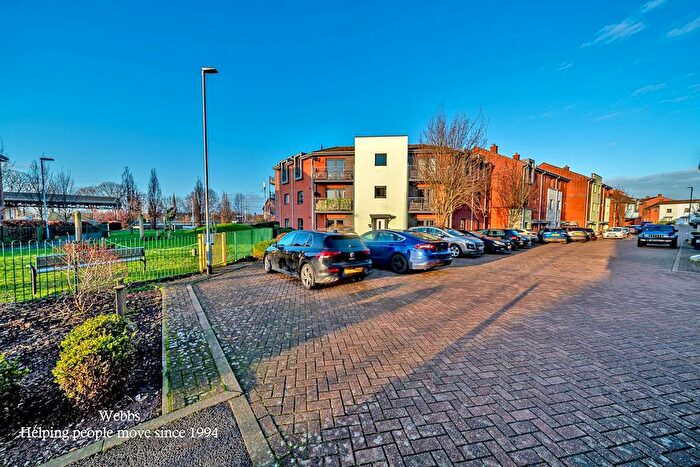 2 Bedroom Flat For Sale In Strawberry Lane, Lichfield, WS14