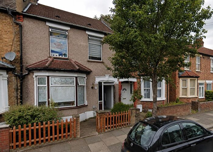 4 Bedroom Property To Rent In Oxford Road, Enfield, EN3