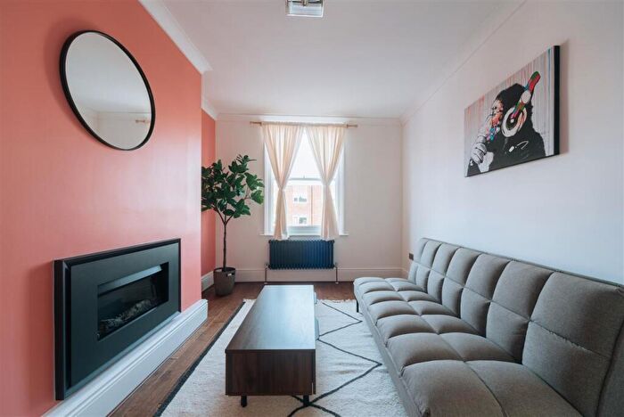 1 Bedroom Flat To Rent In Tufnell Park Road, London, N19