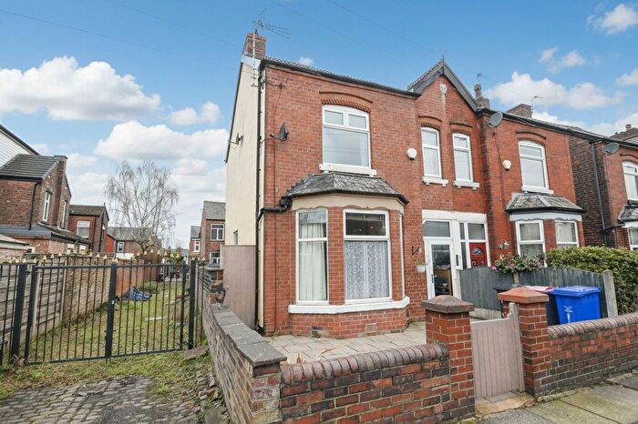 3 Bedroom Semi Detached House For Sale In Alresford Road, Salford, M6
