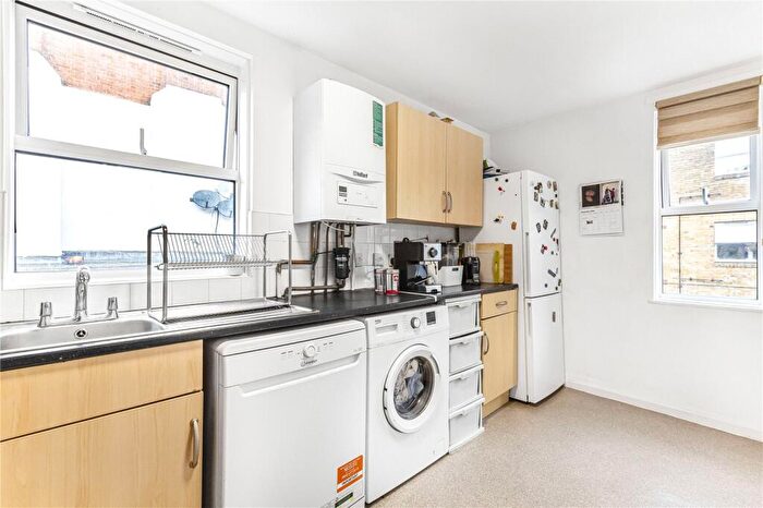 1 Bedroom Apartment For Sale In Rawstorne Street, London, EC1V