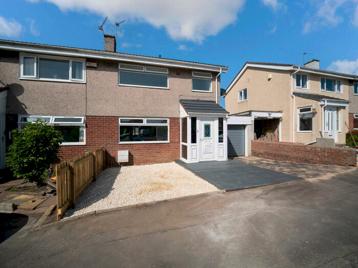 4 Bedroom House To Rent In Mailerbeg Gardens, Moodiesburn, G69