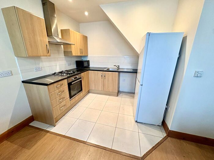 4 Bedroom Flat To Rent In Aigburth Road, St Michaels, Liverpool, L17