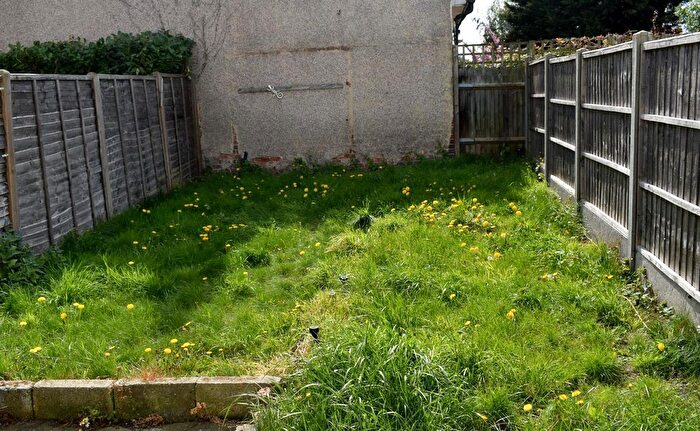 1 Bedroom Flat To Rent In Ashbourne Road, Tooting Borders, CR4