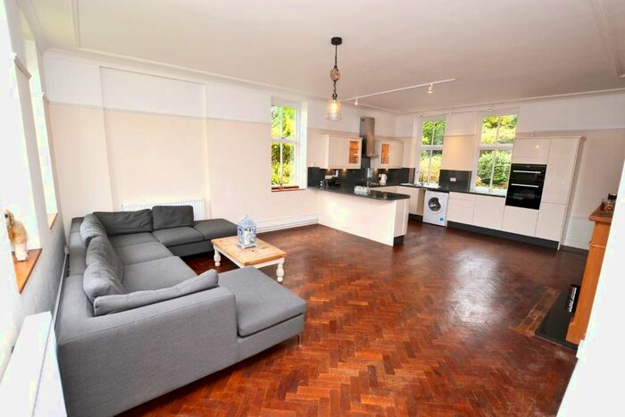 3 Bedroom Flat To Rent In Abbey Road, Malvern, WR14