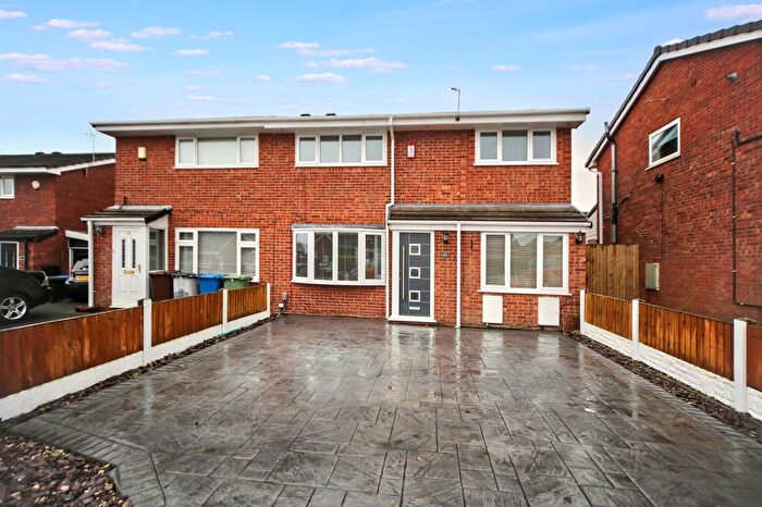 3 Bedroom Semi Detached House For Sale In Kirkstile Crescent, Wigan, WN3