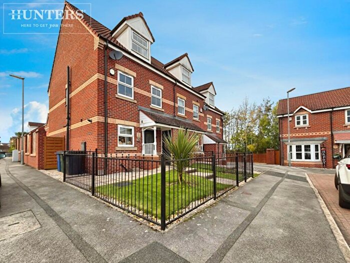 3 Bedroom Town House For Sale In Roebuck Ridge, Jump, Barnsley, S74