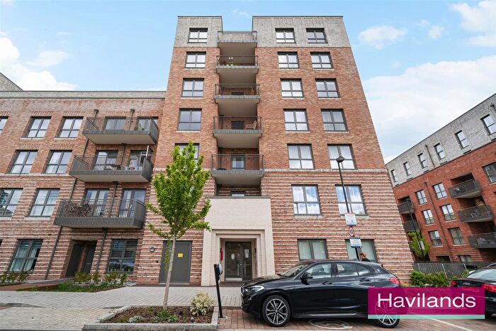 1 Bedroom Flat For Sale In Bloomsbury Avenue, London, N14