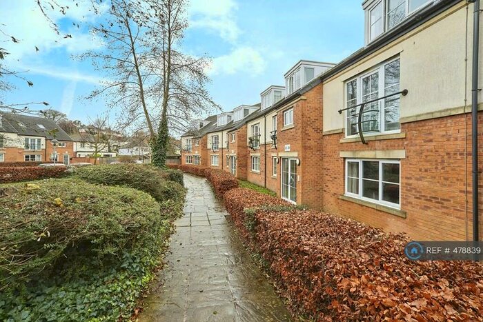 2 Bedroom Flat To Rent In Henconner Lane, Bramley, Leeds, LS13