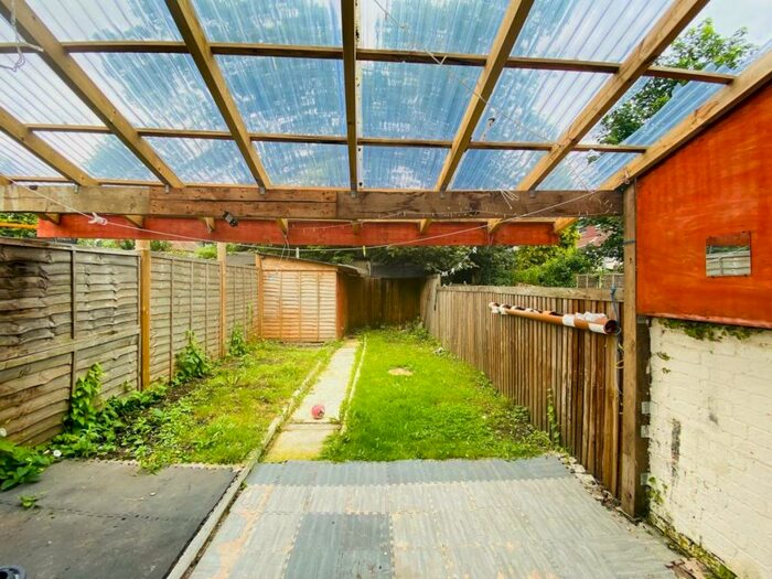 3 Bedroom Flat To Rent In Rosslyn Crescent (excluding Driveway), Harrow, HA1