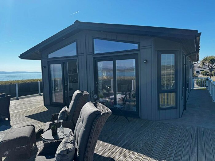 3 Bedroom Park Home For Sale In Pwllheli, LL53