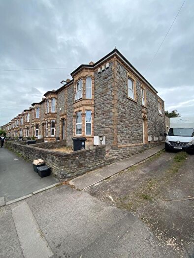 1 Bedroom Property To Rent In Hillside Road, St George, BS5