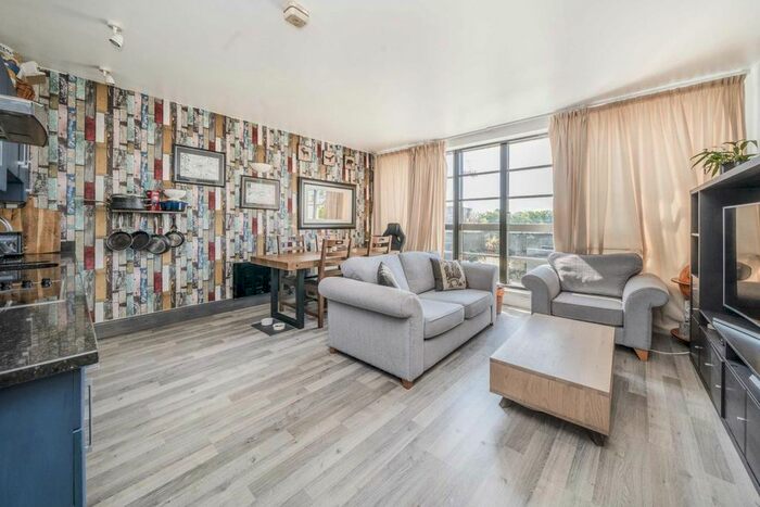 1 Bedroom Flat To Rent In London Road, Isleworth, TW7