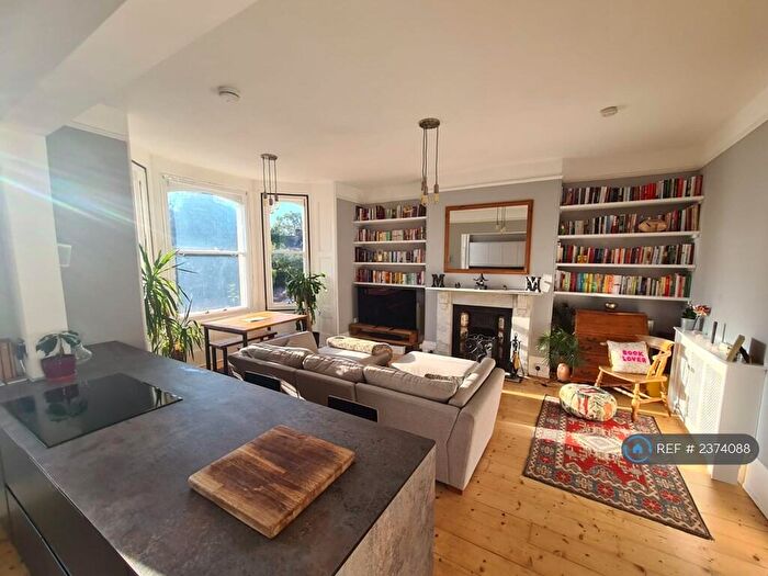 2 Bedroom Flat To Rent In Denmark Road, Exeter, EX1