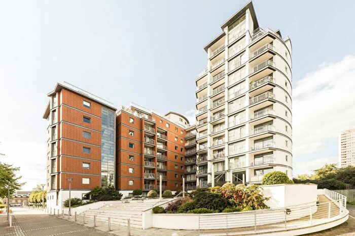 2 Bedroom Flat To Rent In Holland Gardens, Brentford, TW8