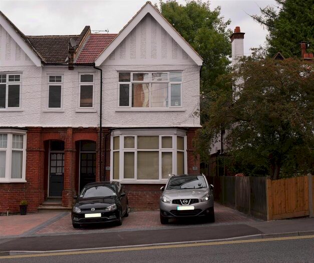2 Bedroom Flat To Rent In London Road, Sevenoaks, Kent, TN13