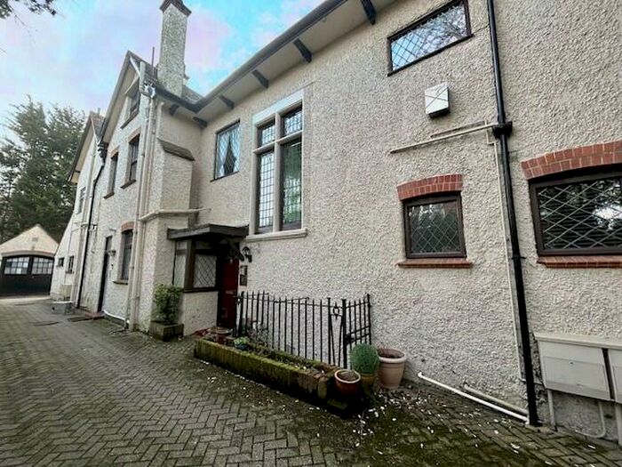 3 Bedroom Apartment To Rent In St. Anthonys Road, Bournemouth, BH2