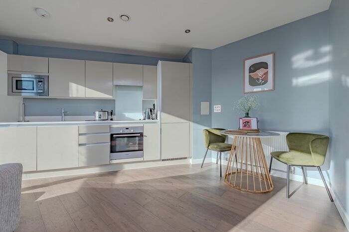 1 Bedroom Flat To Rent In Station Approach Road, Coulsdon, CR5