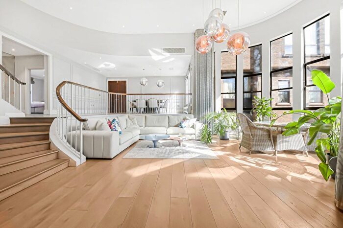 4 Bedroom Flat To Rent In Spaniards Road, Hampstead, NW3