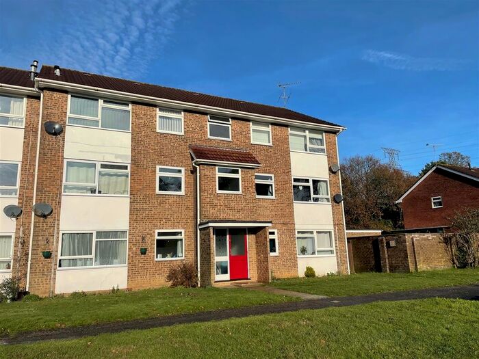 2 Bedroom Flat To Rent In Symes Road, Hamworthy, Poole BH15