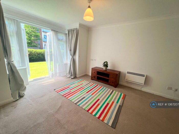 Studio To Rent In Sheridan Lodge, Bromley, BR2