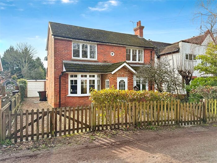 4 Bedroom Detached House For Sale In Addiscombe Road, Crowthorne, Berkshire, RG45
