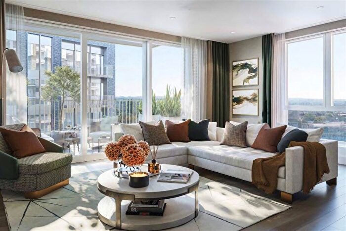 2 Bedroom Flat To Rent In Gasholder Place, Kennington Lane, London, SE11