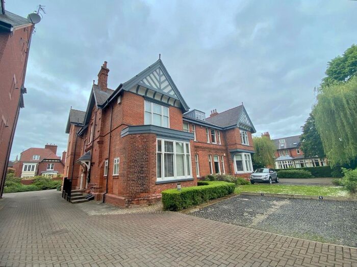 2 Bedroom Flat To Rent In Limetree Court, York, YO30