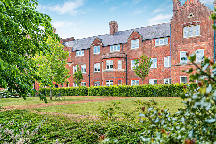 2 Bedroom Apartment For Sale In Blewbury Court, Wallingford, OX10