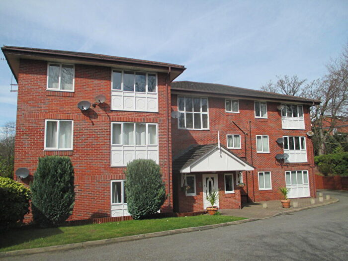 2 Bedroom Apartment To Rent In Parklands, Aigburth Vale, L17