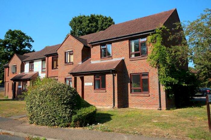 1 Bedroom Flat To Rent In Gorringes Brook, Horsham, RH12