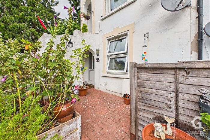 1 Bedroom Apartment For Sale In West Street, East Grinstead, West Sussex, RH19