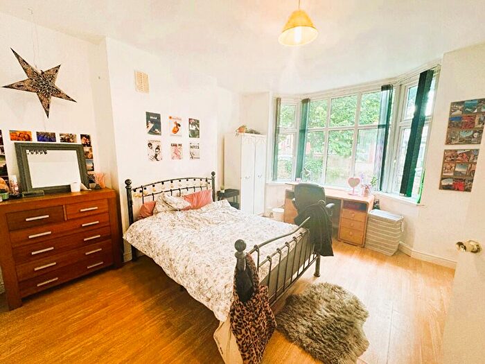 5 Bedroom Semi-Detached House To Rent In Harlaxton Drive, Nottingham, Nottinghamshire, NG7