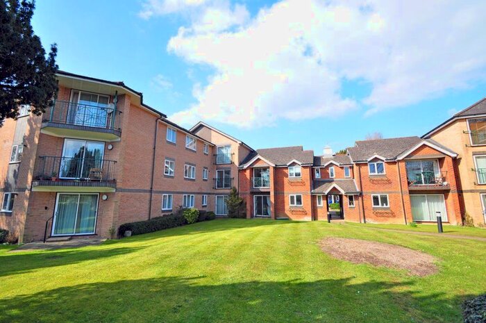 2 Bedroom Flat To Rent In Hedingham Mews, Maidenhead, Berkshire, SL6