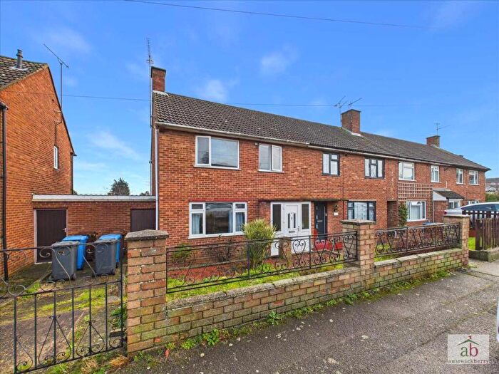 3 Bedroom End Of Terrace House For Sale In Shamrock Avenue, Ipswich, IP2