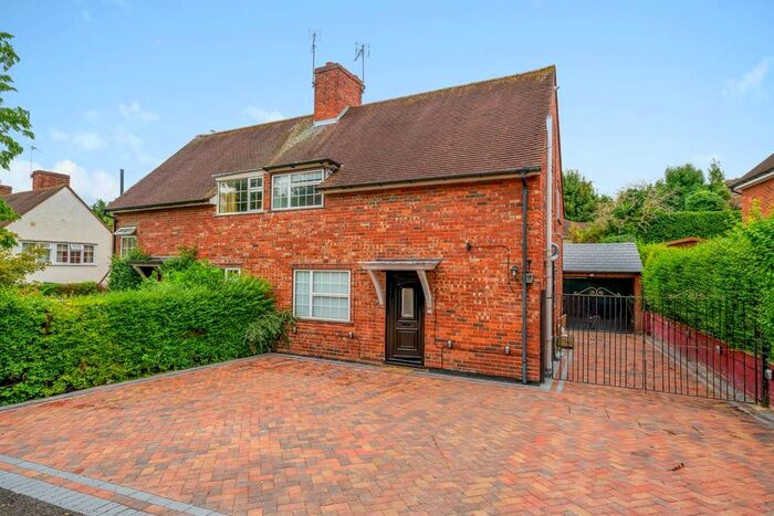 4 Bedroom Terraced House To Rent In Curling Vale, Guildford, GU2